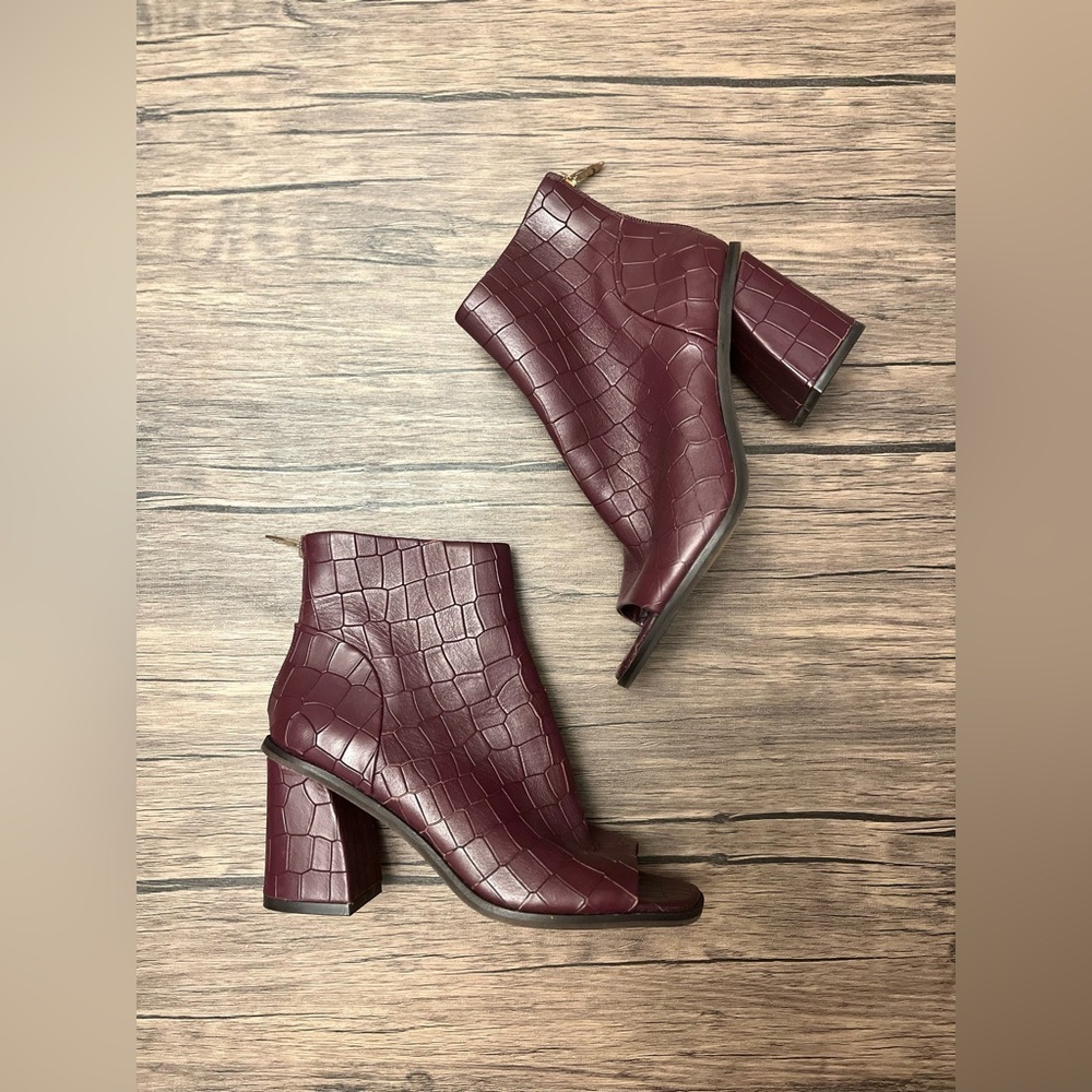 Vince Camuto Bebinder Peep-Toe Bootie NWOT